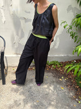 u-neck sleeveless