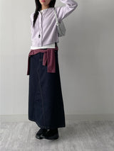 One-slit button tension t-shirt