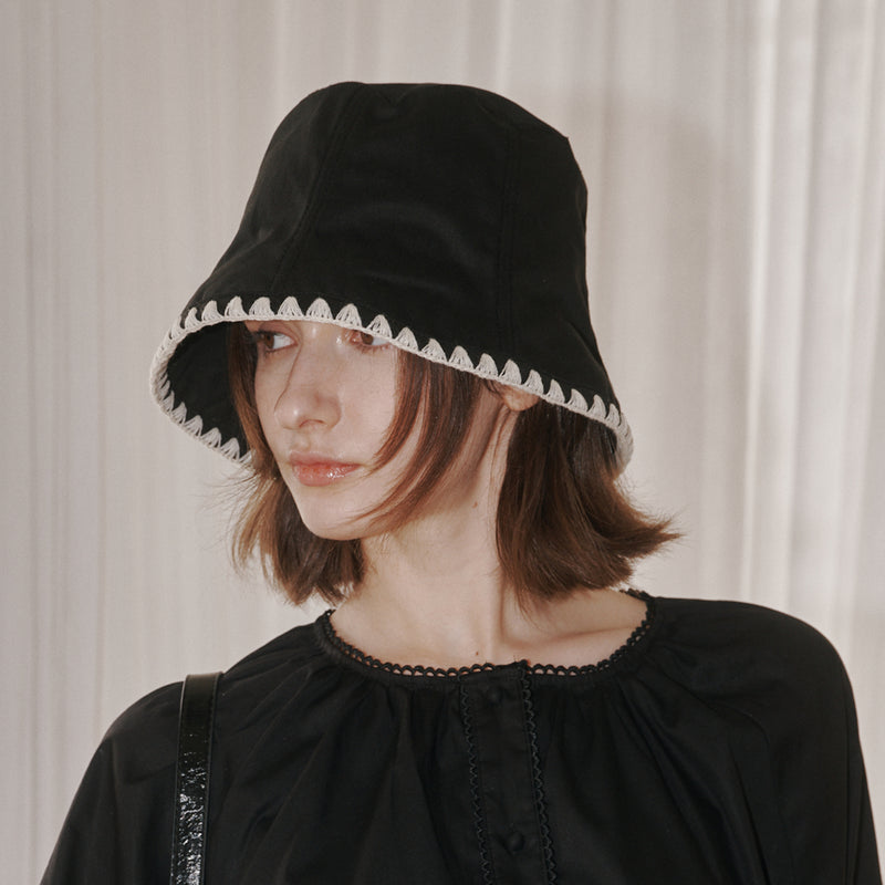 トライアングル ステッチバケットハット (Black)