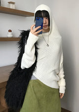 オフショルダードレープフードニット