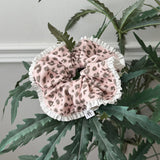 scrunchie corduroy leopard_pink