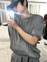Pleate オーバーフィット半袖Tシャツ