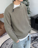 Rubed diagonal zip-up knit