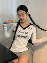 V-neck sporty black line long-sleeved shirt