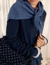 KNIT TRIANGLE SCARF (BLUE)
