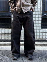Node raw fabric curve denim pants
