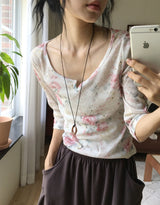 Heysha Flower Slit Punching Three Quarter T-Shirt