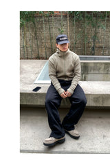 Ribbed incision hood zip-up