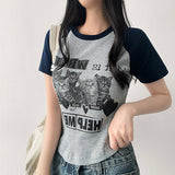 デューリーキャットラグランVネックニットクロップドTシャツ