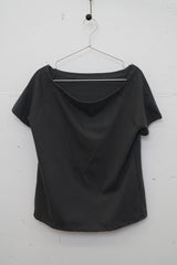 520 Off-Shoulder T-shirt (Charcoal)