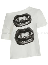 リップオフショルダーTシャツ