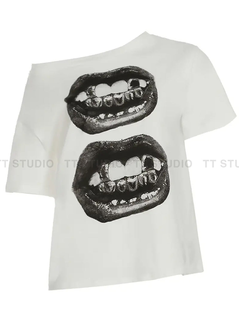 リップオフショルダーTシャツ