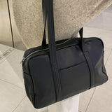Oat pocket leather shoulder bag [Black color only]