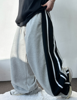 SILVER🩶🤍TWO LINE TRACK BALLOON WIDE PANTS 🖤🩶2COLOR