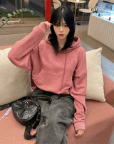 ステッチピグメントクロップフーディー