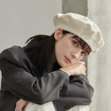 VARZAR Cursive Logo Wool Beret / Ivory