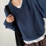 Disco Pop Duc Thick Sleeve Punching V-Neck Knit