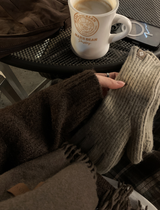 Glass Soft Worm Alpaca Over Round Knit