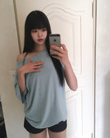 Dekil Off-Shoulder Short-Sleeve T-Shirt