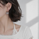 [IZNA Coco Piercing] Melting Ribbon Huggies Piercing - Silver Color