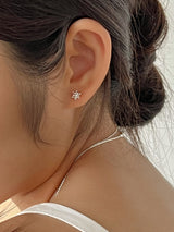 Floral earring (silver)