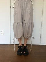 シャーリングハーレムパンツ