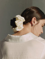 26SS★ Plump Twist Satin Scrunchie