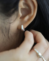 Truth earring (silver)