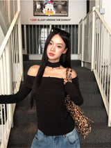 Strap Off-Shoulder Black Chain Long Sleeve Tee