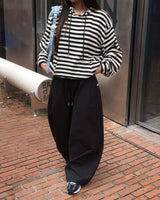 One-pin tuck strap balloon cotton pants