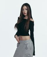 GRAPHIC OFF SHOULDER KNIT HOODED_BLACK