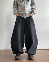 Based Curved Denim Pants