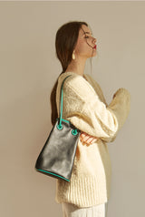 BAZAS bucket leather bag / Matte Black