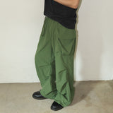 Packable parachute cargo pants / Evergreen
