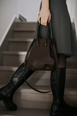 HANDLE BAG DARK BROWN