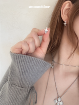 マットキュービックスターピアス