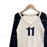 11 V-neck color matching raglan long sleeves