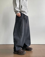 Based Curved Denim Pants