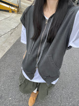 Leo Pigment Hooded Two-Way Vest