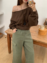 [MADE] Stern hip-to-way off-shoulder sweatshirt