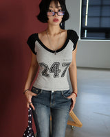 Number rag and coloration short-sleeved T-shirt