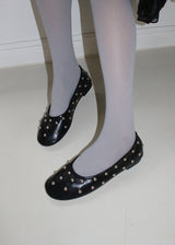STUD BALL FLAT SHOES
