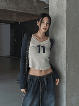 11 V-neck color matching raglan long sleeves