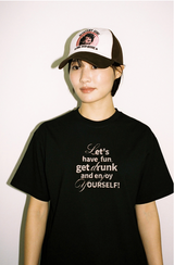 カーリーテキストTシャツ - ブラック