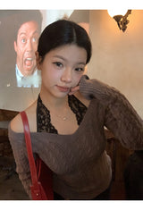 ブラックレースへルターVネックツウィステッドニットウェア