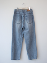 washing regular fit denim pants 