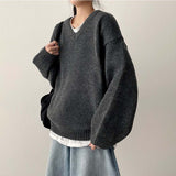 Disco Pop Duc Thick Sleeve Punching V-Neck Knit