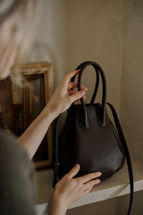HANDLE BAG DARK BROWN