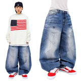 色褪せしないワイドなデニムパンツ