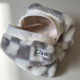 クラムラウンドポーチ_Fur Gray Checkerboard